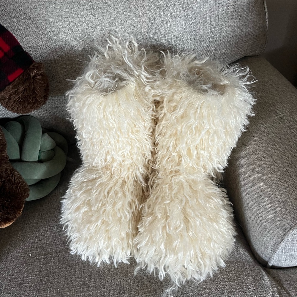 Skims fuzzy slipper boots